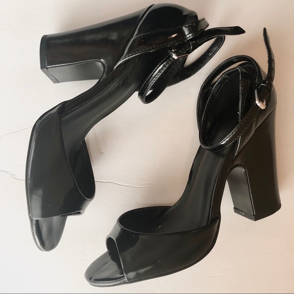 Zara Ankle Strap Chunky Heel Sandal - Picture 6 of 6